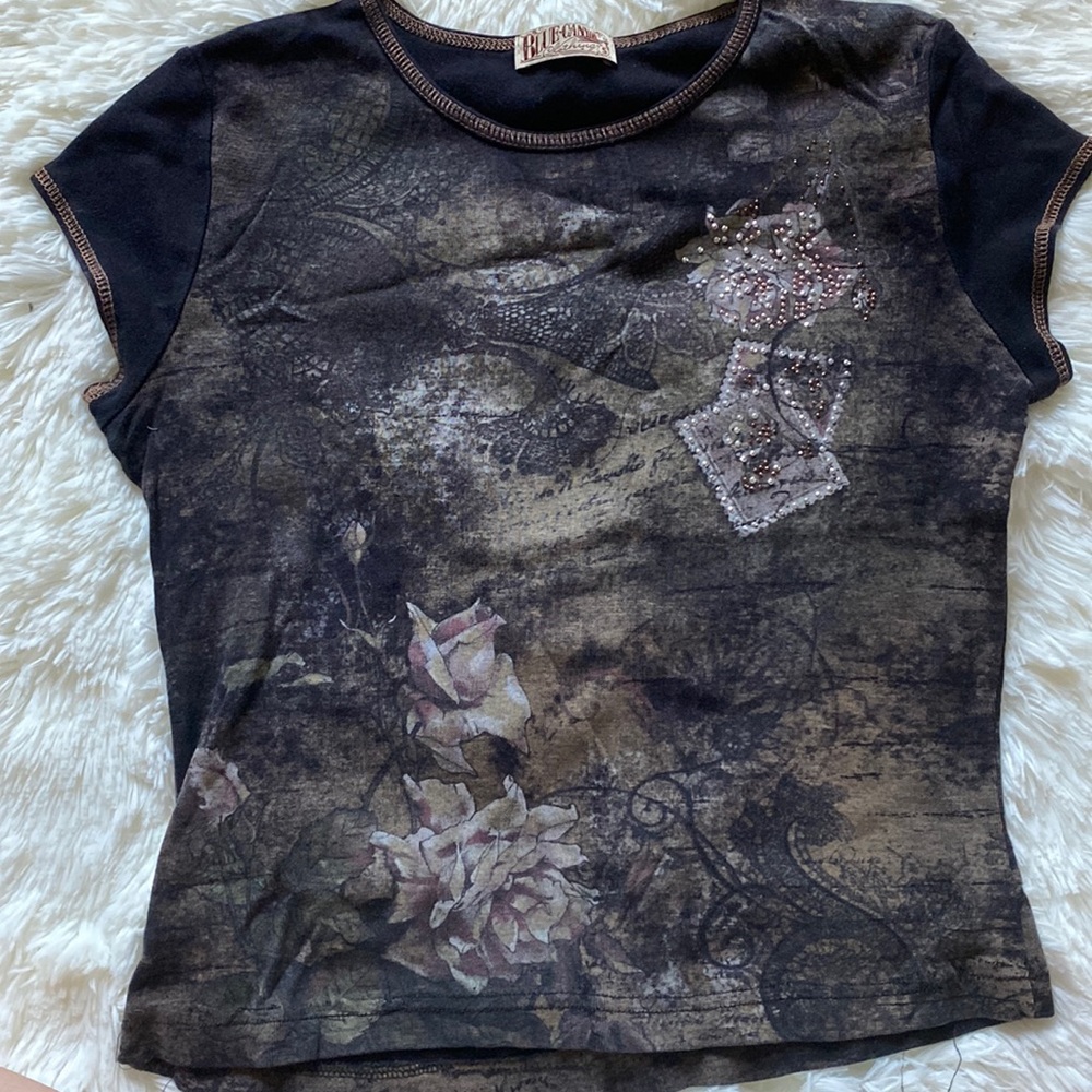 Brown graphic baby tee, with Y2K style